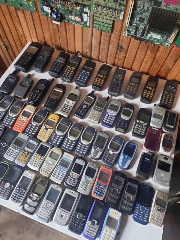 Nostaljik Cep Telefonları/ Dekor Amaçlı Kiralık Tuşlu Cep Telefonlar/Kiralık