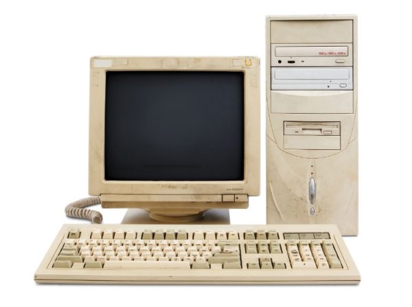 Vintage 2000'ler Masaüstü Bilgisayar Kiralık
